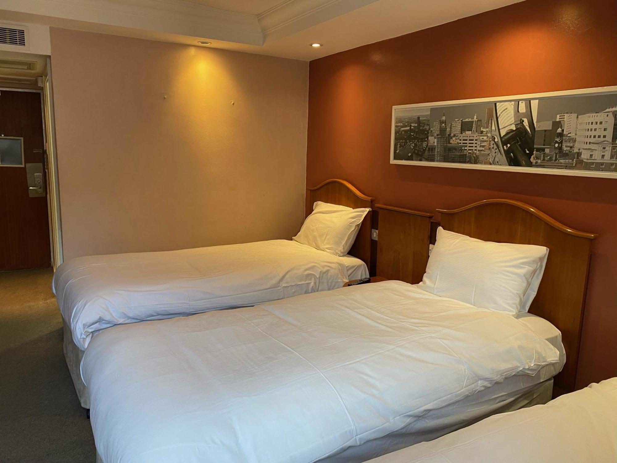 Airport Inn & Spa Manchester Уилмслоу Экстерьер фото