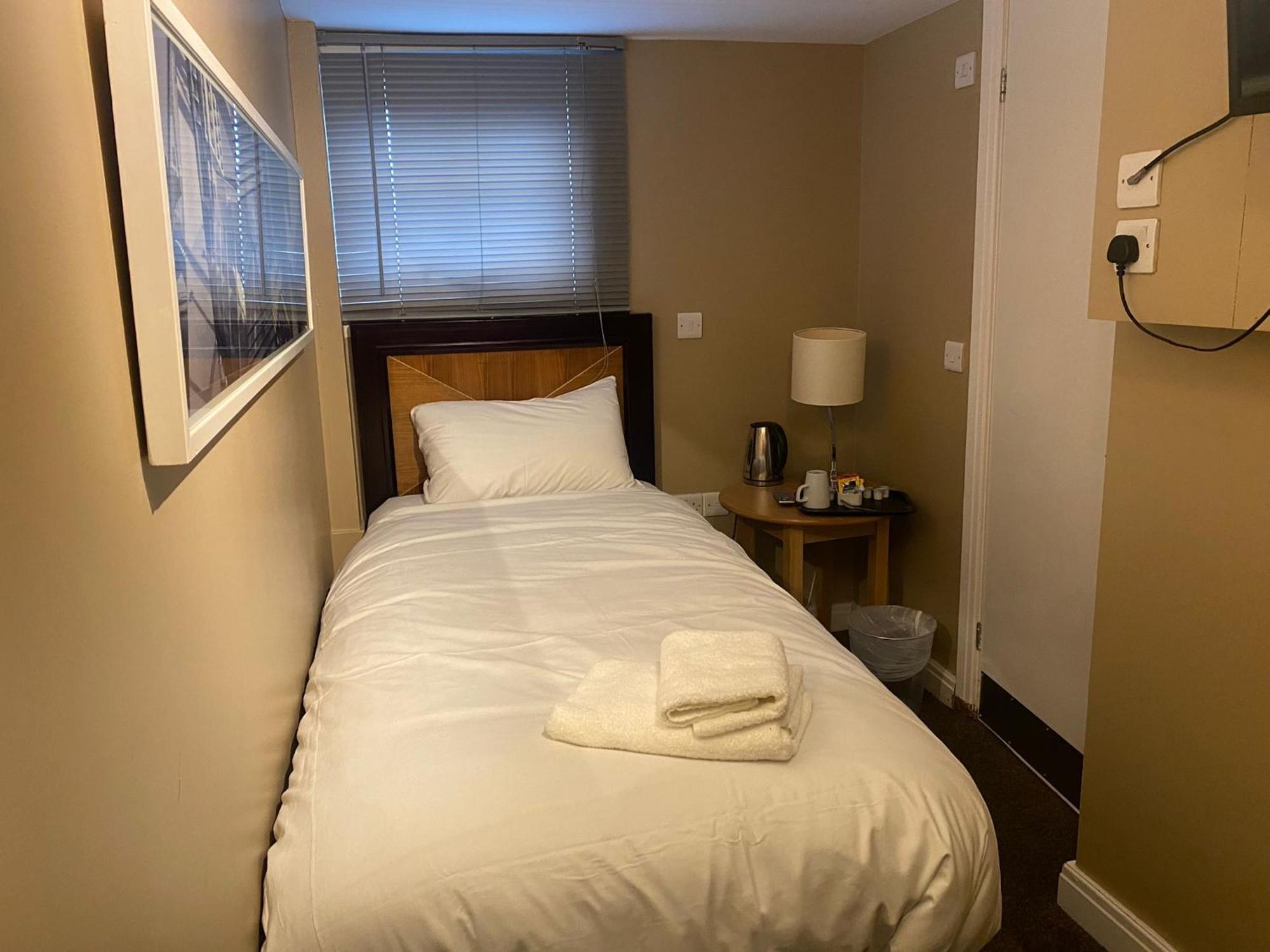 Airport Inn & Spa Manchester Уилмслоу Экстерьер фото