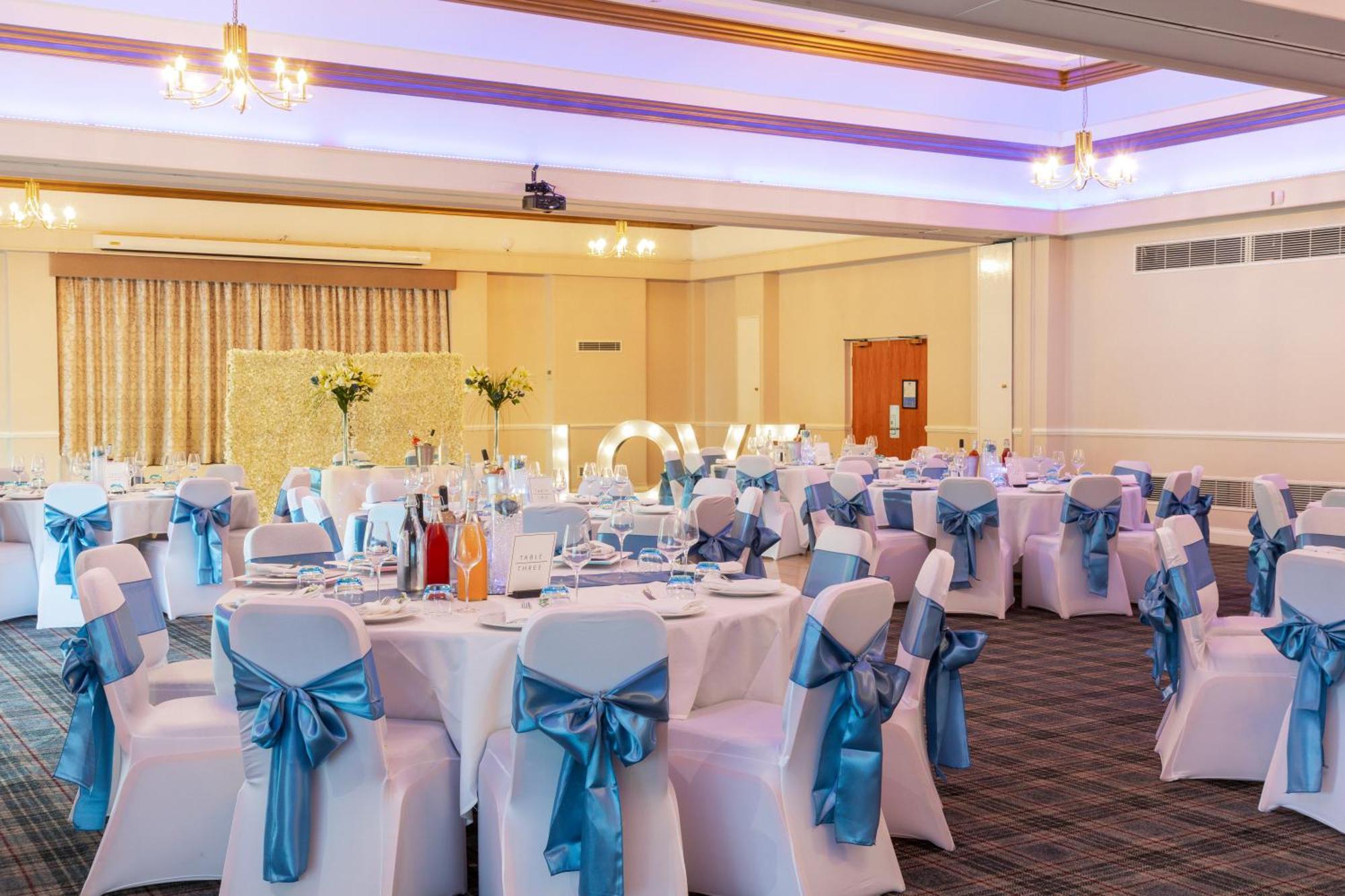 Airport Inn & Spa Manchester Уилмслоу Экстерьер фото