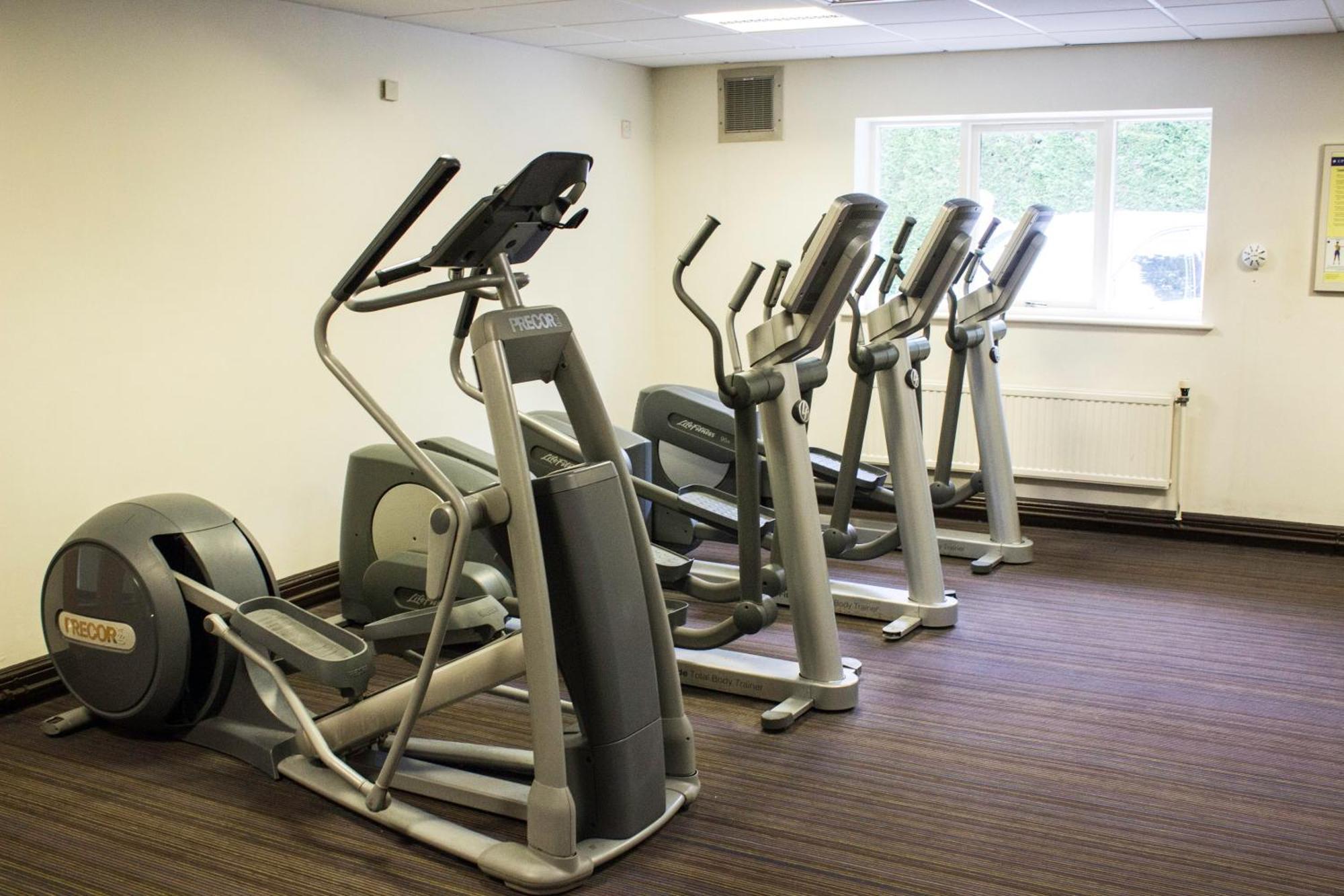 Airport Inn & Spa Manchester Уилмслоу Экстерьер фото